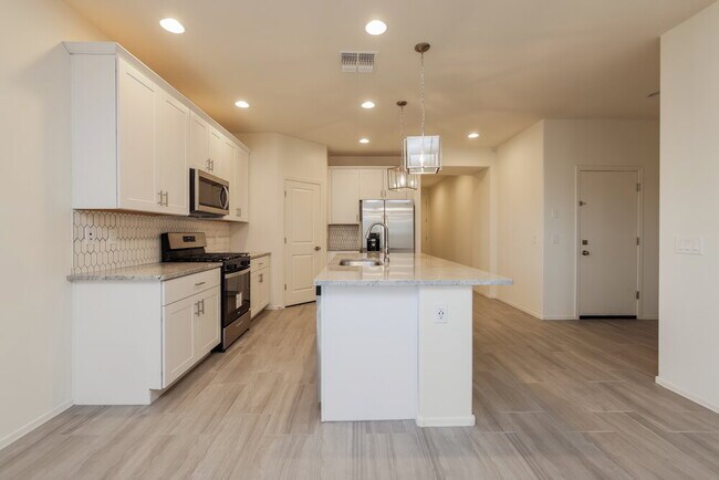 Building Photo - 12100 W Charismatic Dr