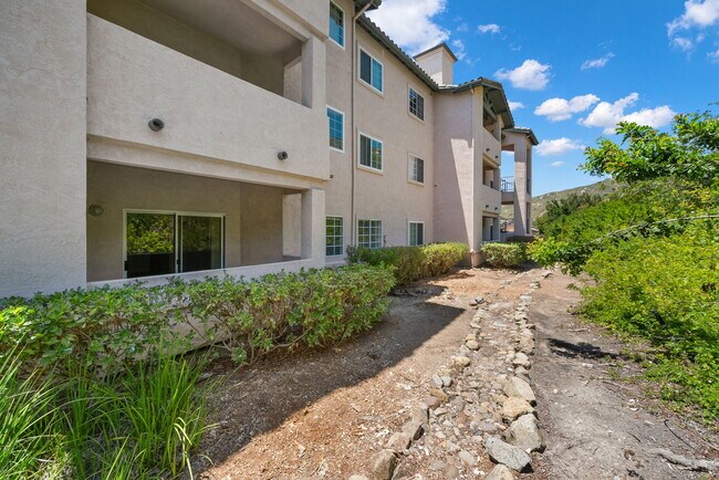 Building Photo - 17161 Alva Rd