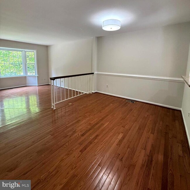 Building Photo - 8442 Springfield Oaks Dr
