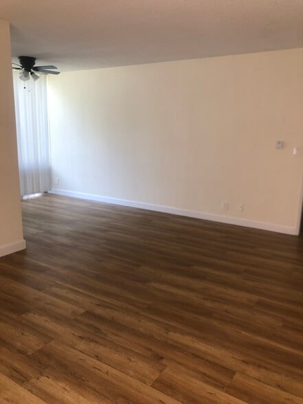 Building Photo - 514 S Gramercy Pl