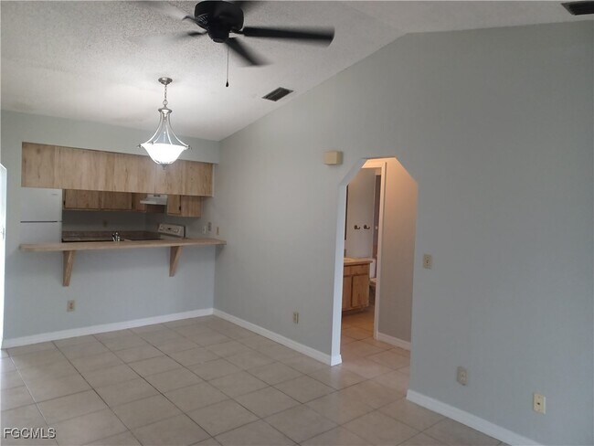 Building Photo - 913 Gleason Pkwy