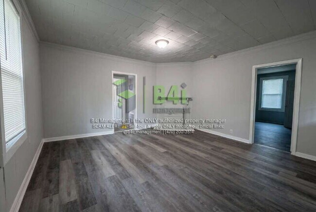 Building Photo - 108 International St