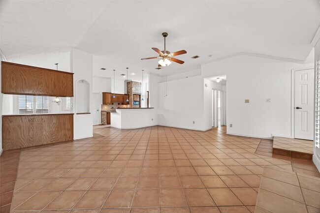 Building Photo - 3306 S Greenpark Dr