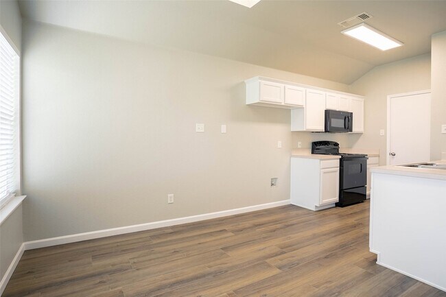 Building Photo - 10500 Aransas Dr