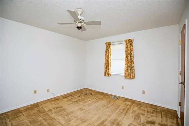 Building Photo - 820 S 13th St