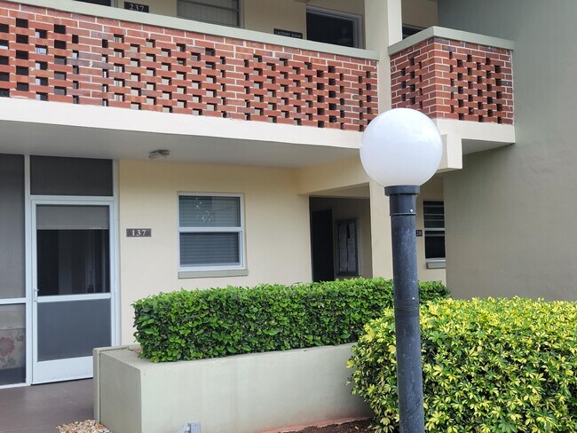 Building Photo - 1340 NE 28th Ave