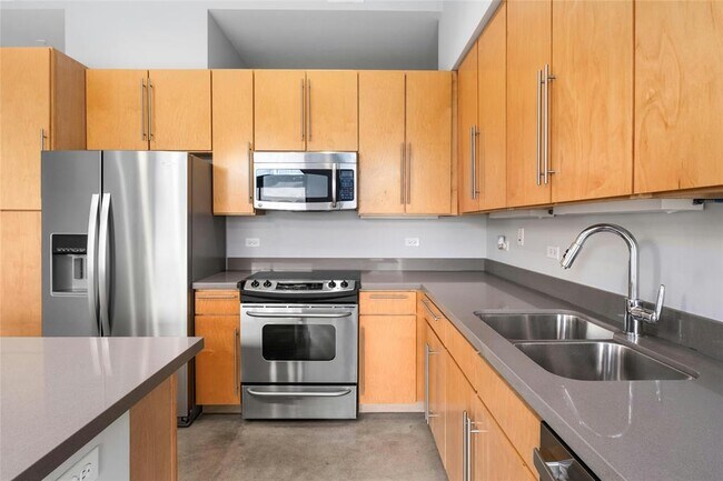 Building Photo - 507 Sabine St