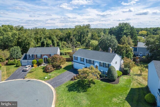 Building Photo - 1615 Spottsworth Way