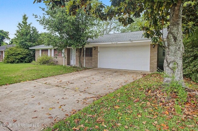 Building Photo - 883 Rustwood Dr