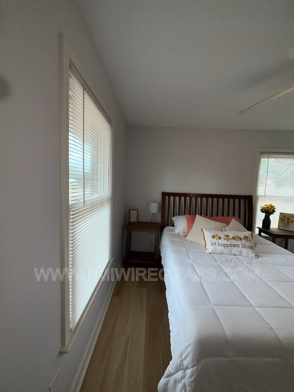 Building Photo - 202 Pondella Dr