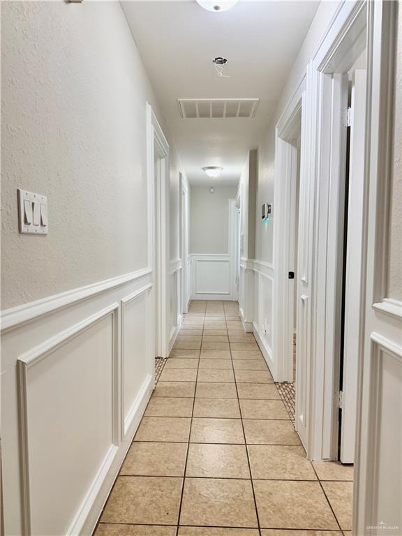 Building Photo - 22 N Ebony St