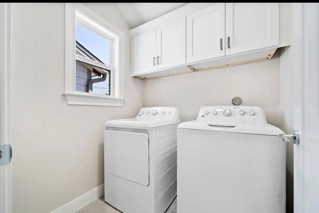 Building Photo - 3703b Bolin Rd