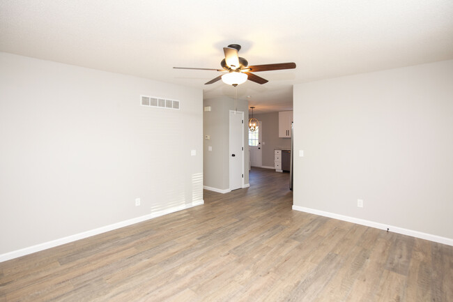 Living Room leading into the Kitchen - 7 Windstream Court