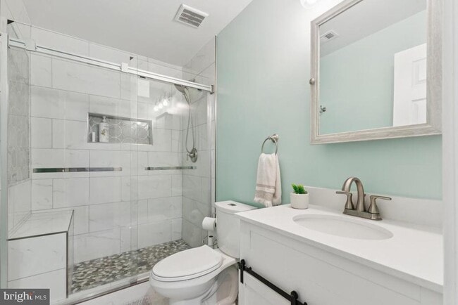Building Photo - 13032 Pilgrims Inn Dr