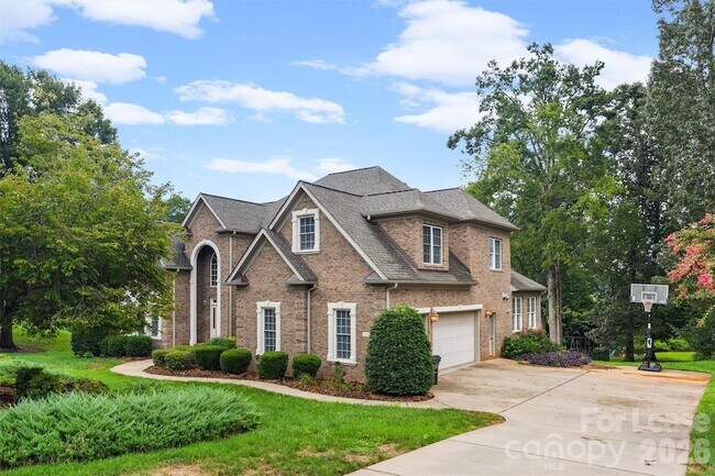 Building Photo - 334 Stonecliff Ln