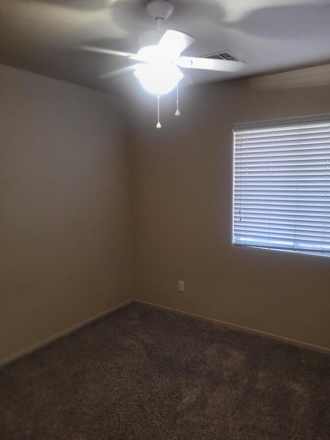 Building Photo - 16377 W Cottonwood St