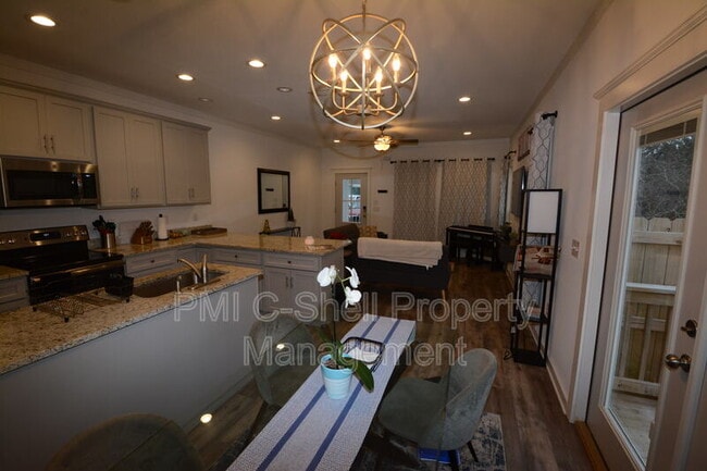 Building Photo - 5510 Avon Rd