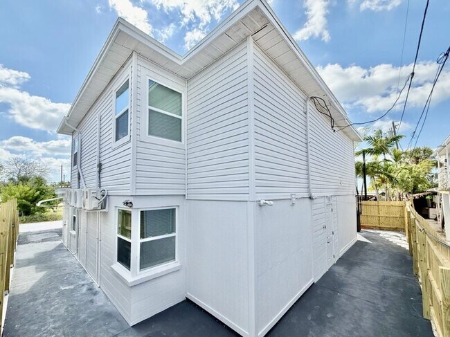 Building Photo - 80 146th Ave
