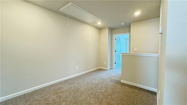 Building Photo - 694 Gabby Pt