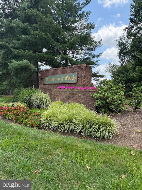 Building Photo - 112 Appletree Ct