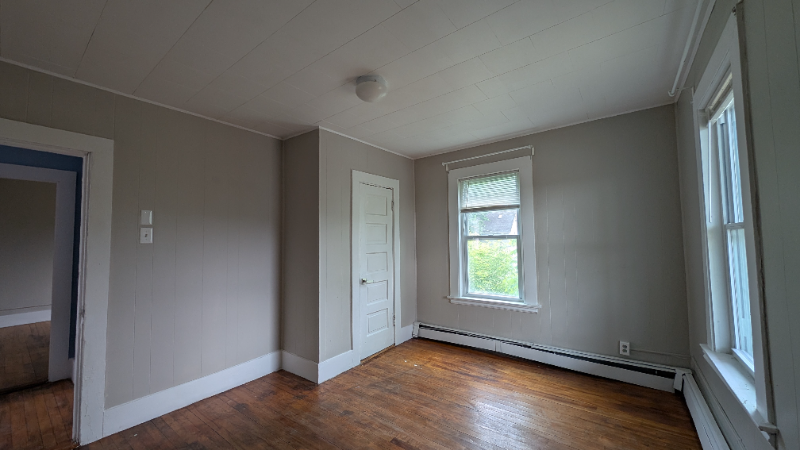 Building Photo - 472 Burgess St
