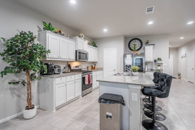 Building Photo - 7608 Orange Blossom Rd