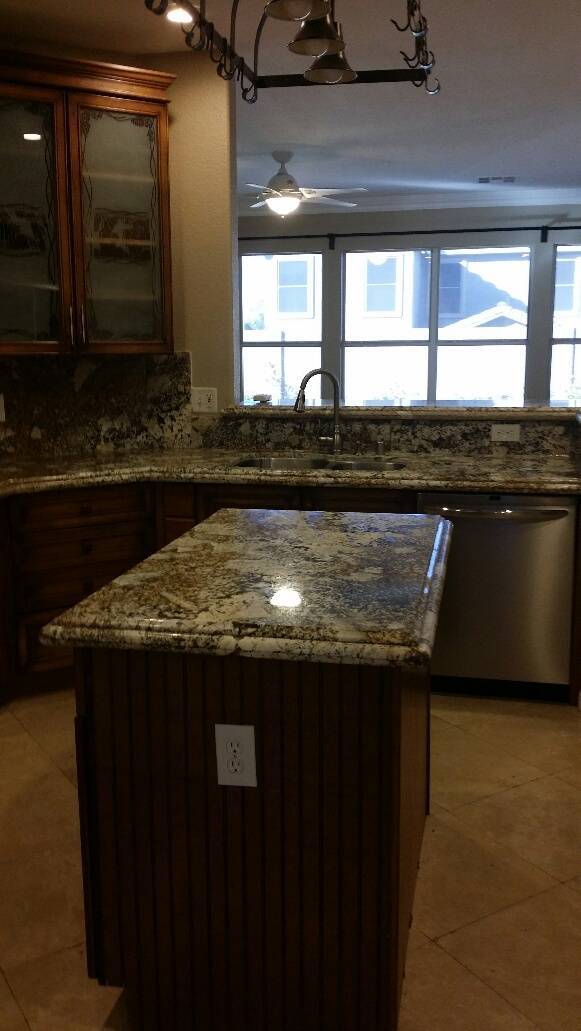 Building Photo - 828 Bussora Rose Dr