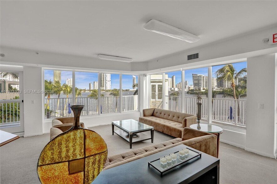 Building Photo - 3370 Hidden Bay Dr