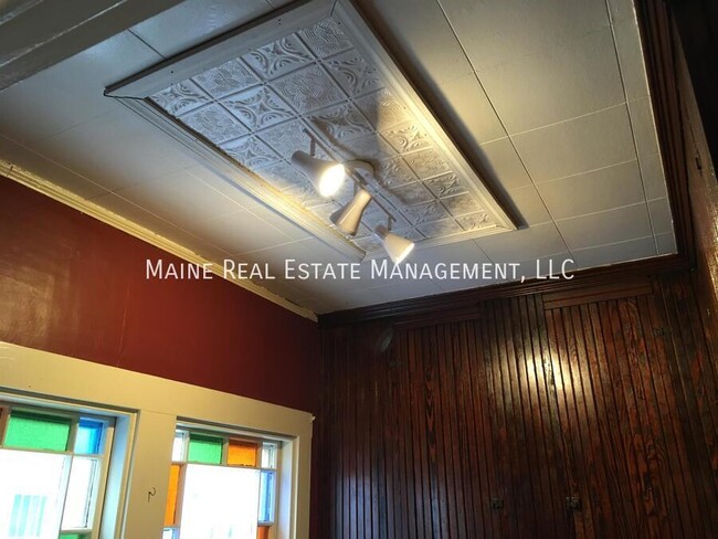 Building Photo - 130 Forest Ave