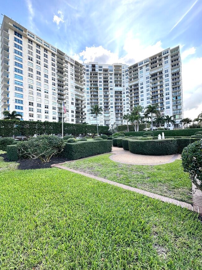 Building Photo - 1801 S Flagler Dr