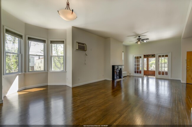 Primary Photo - 447 Ave E