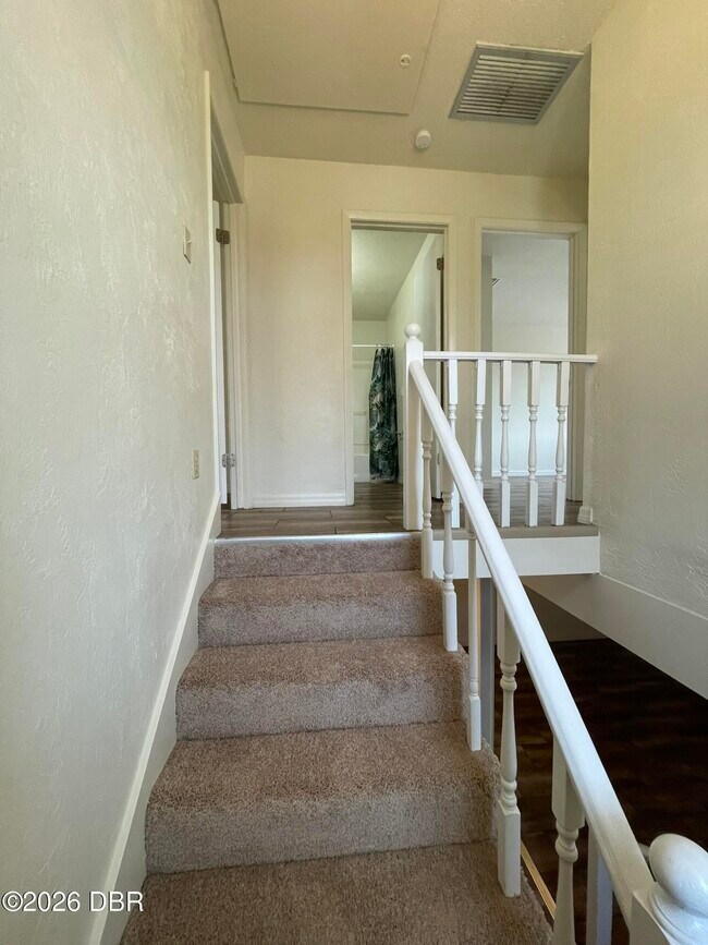 Building Photo - 1 Fair Oaks Cir