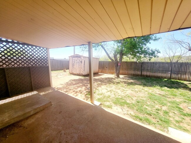 Building Photo - 4017 Eastridge Dr