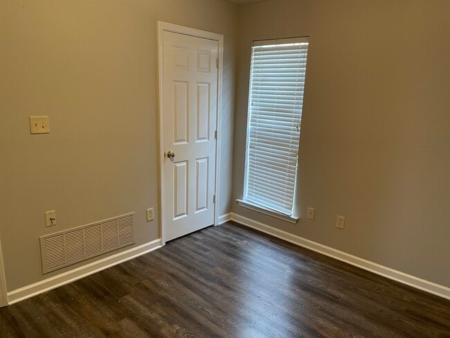 Building Photo - 2532 Boxford Ln