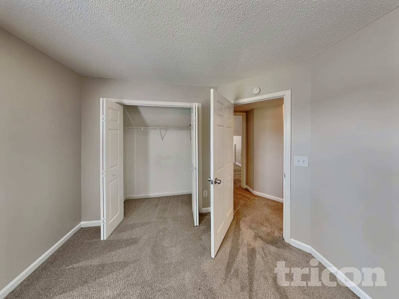 Building Photo - 5702 Colonnade Dr
