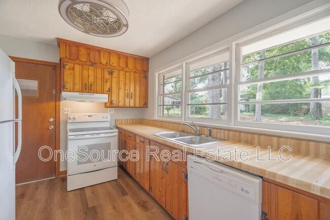 Building Photo - 1248 Cliffwood Dr