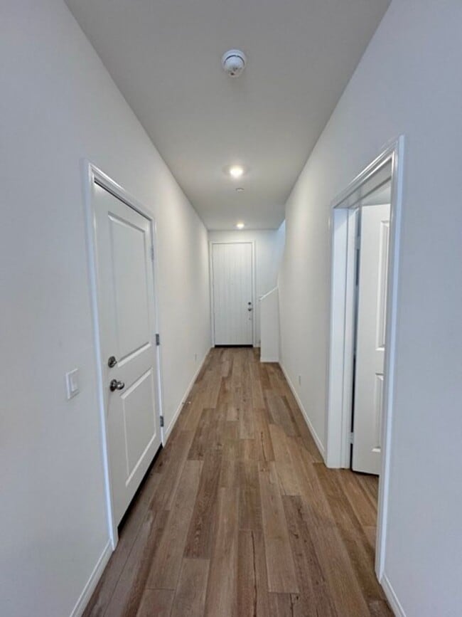 Building Photo - Welcome to Your Brand New 3 Bedroom Solar Home in the Gated Willow Springs Community of Murrieta!