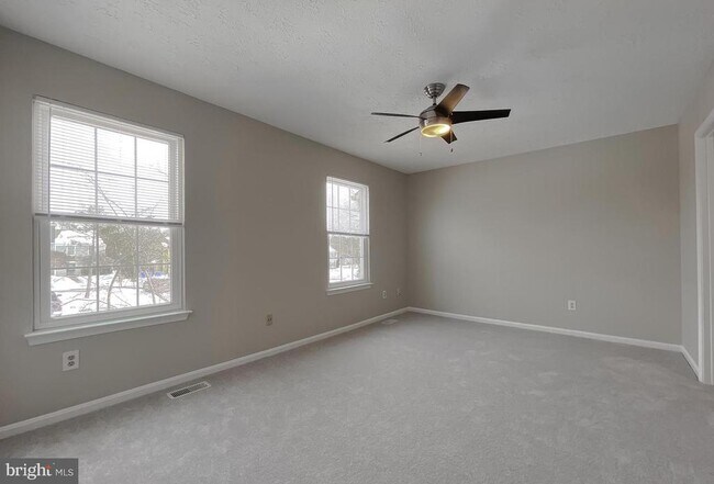 Building Photo - 4232 Drake Ct