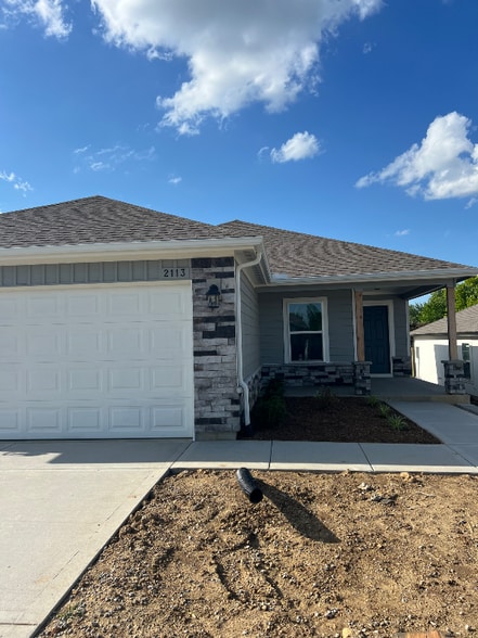 Building Photo - 2113 Brook Ridge Ct