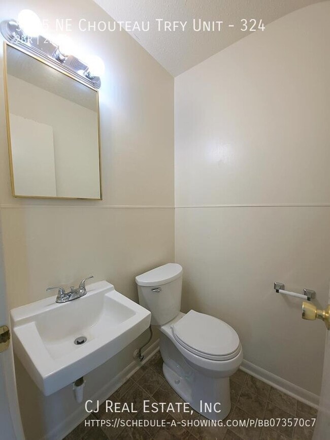 Building Photo - 5135 NE Chouteau Trafficway