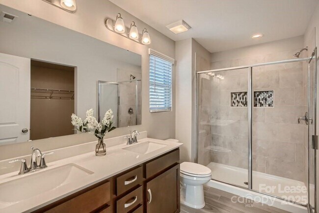 Building Photo - 170 Fairfield Dr