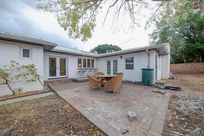 Building Photo - 3334 Linda Vista Ave SE