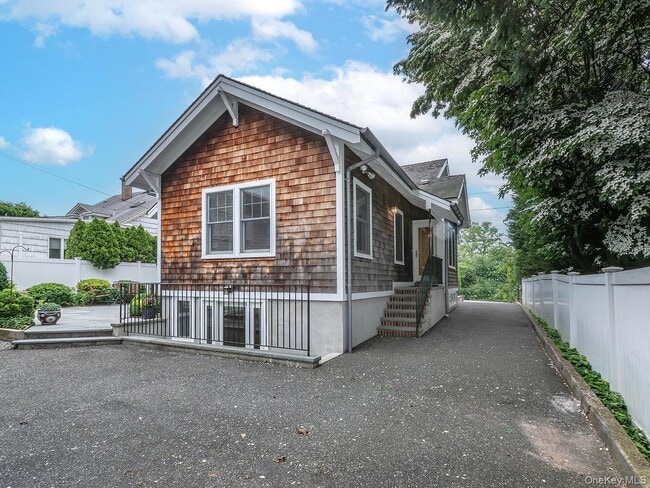 Building Photo - 29 Birch St