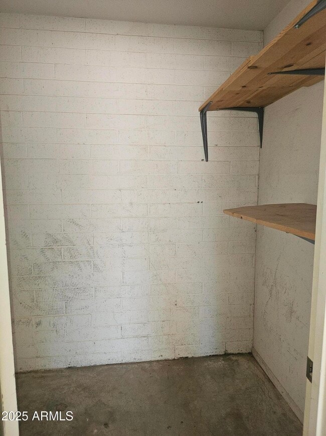 Building Photo - 1115 N 84th Pl