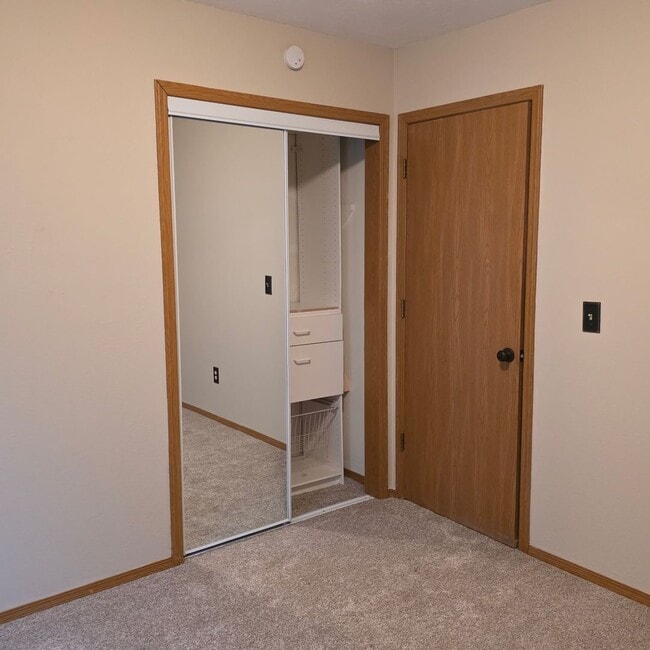 Building Photo - Great 3 bed 1.5 bath house in South Springfield