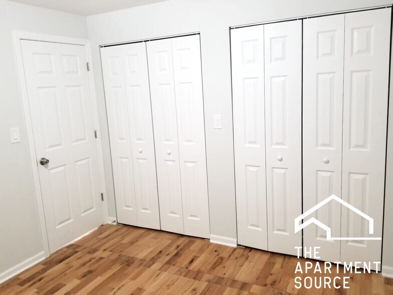 Building Photo - 4642 N Francisco Ave