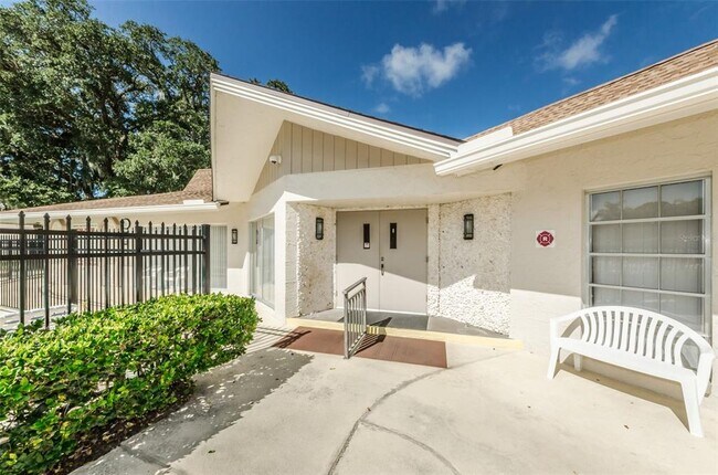 Building Photo - 841 Patricia Ave