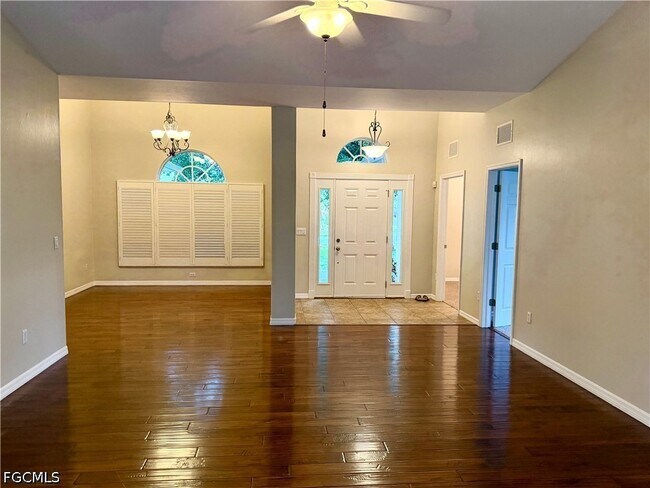 Building Photo - 1466 Argyle Dr