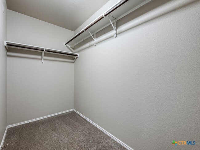 Building Photo - 204 Pine Arbol