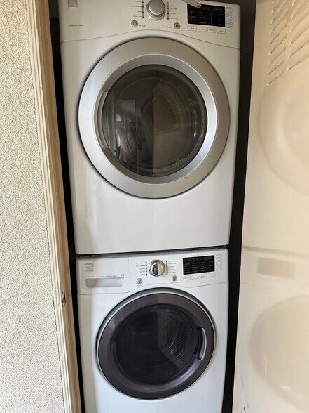 Washer/Dryer - 12370 Carmel Country Rd